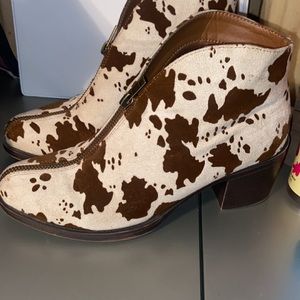 Pierre Dumas Cow Print booties
